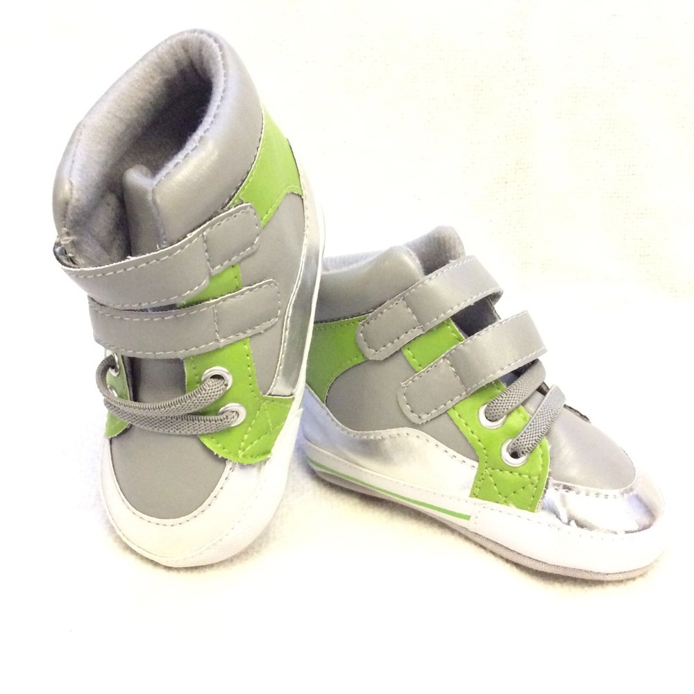 Brand new Stepping Stones infant booties 9-12M